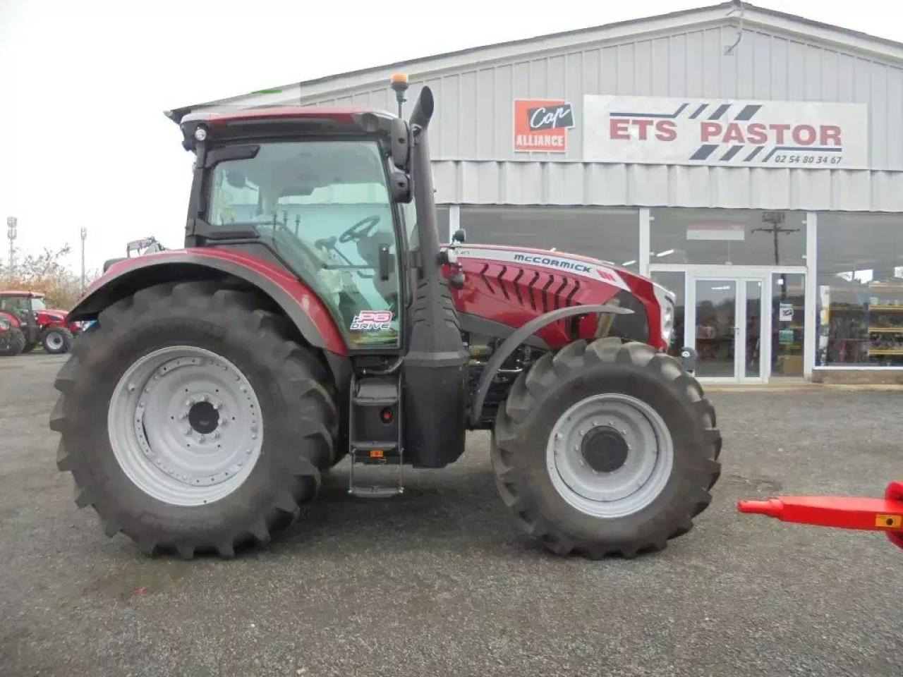 McCormick x7-417m - Farm tractor: picture 1 McCormick x7-417m - Farm tractor: picture 1