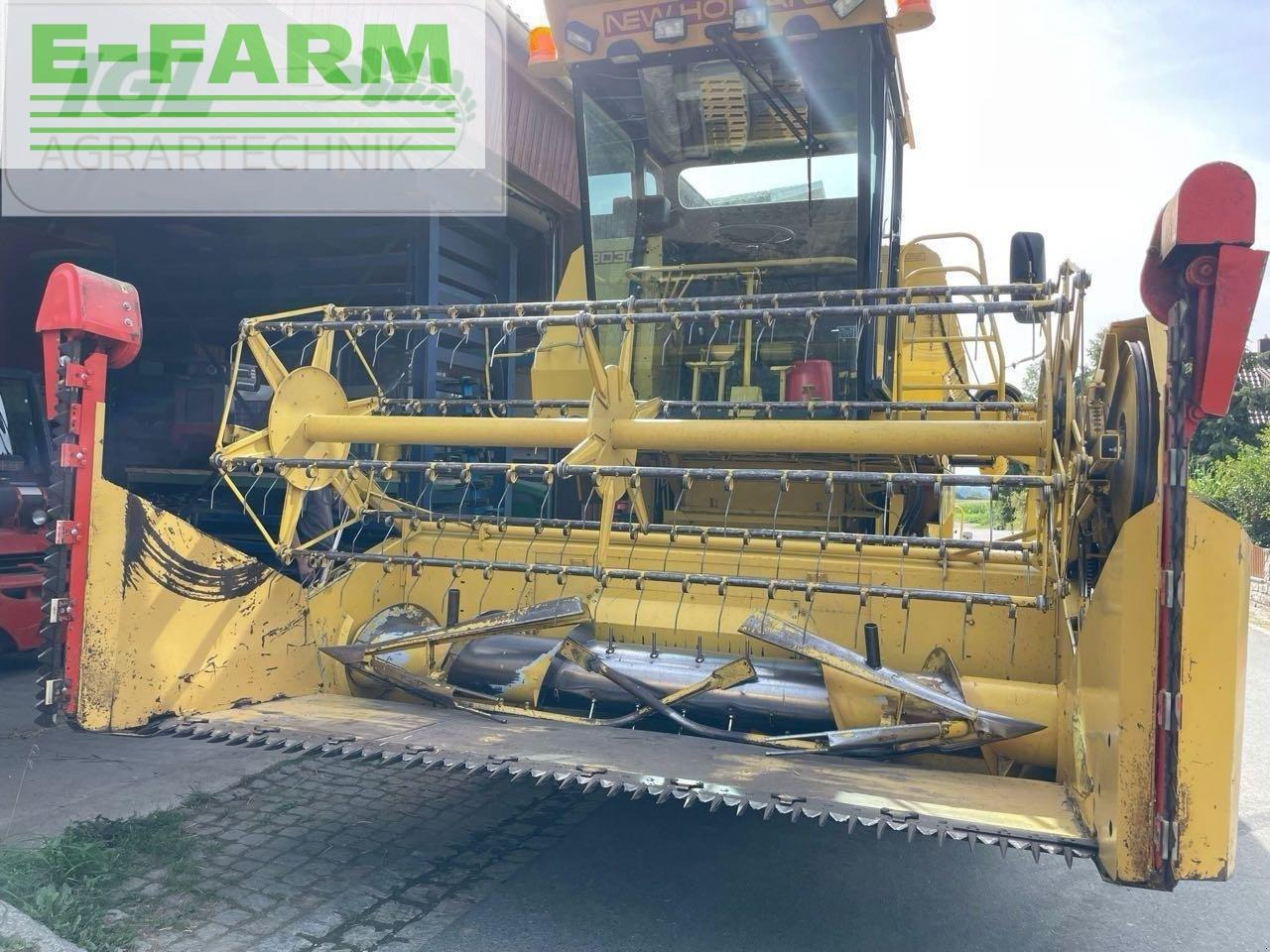 New Holland 8030 - Combine harvester: picture 4 New Holland 8030 - Combine harvester: picture 4