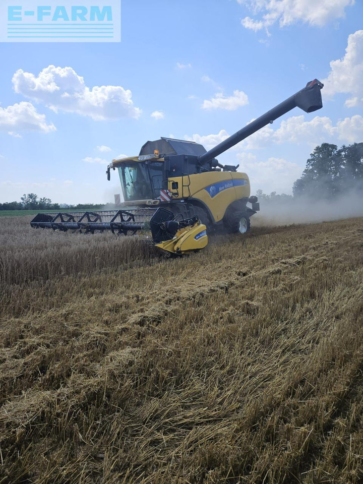 New Holland CX 860 - Combine harvester: picture 1 New Holland CX 860 - Combine harvester: picture 1