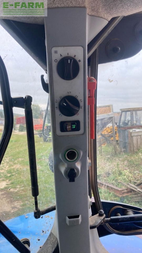 Farm tractor New Holland T7050: picture 21