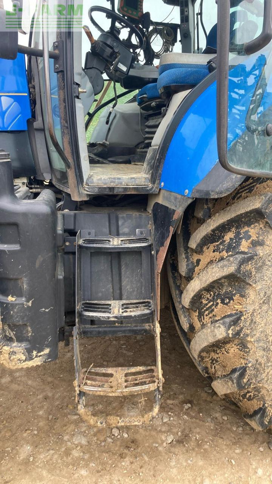 Farm tractor New Holland T7050: picture 16