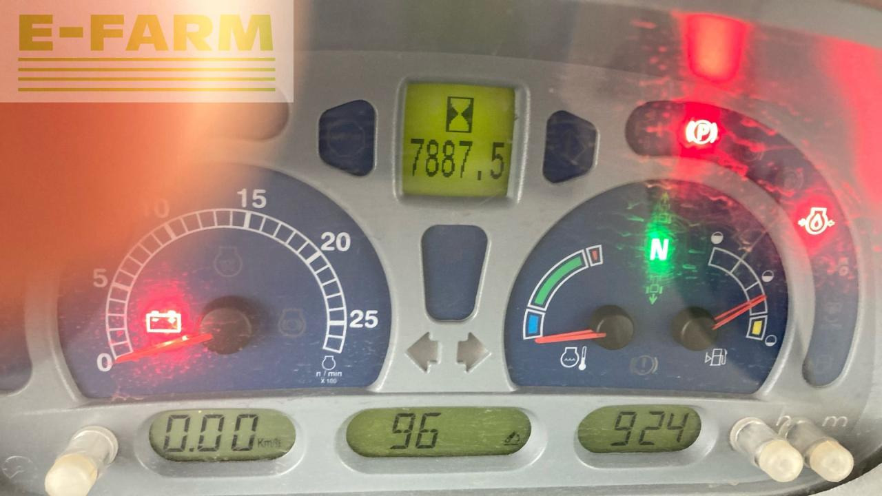 Farm tractor New Holland T7050: picture 18