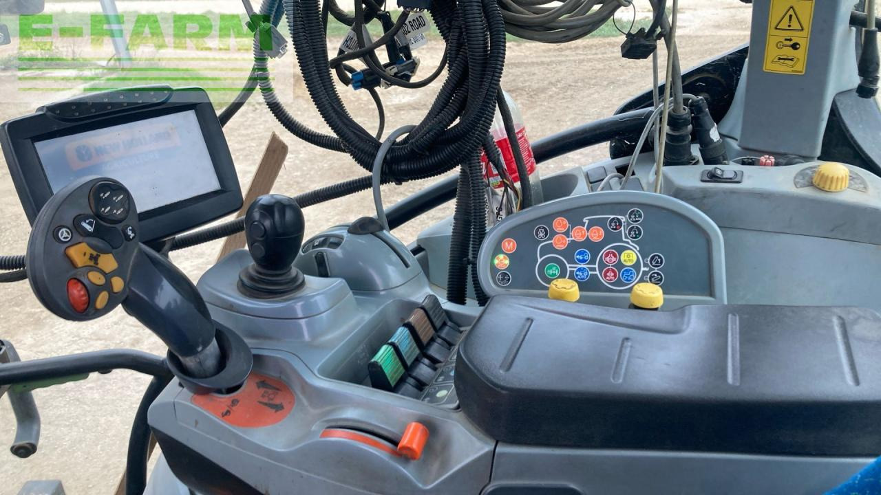 Farm tractor New Holland T7050: picture 20