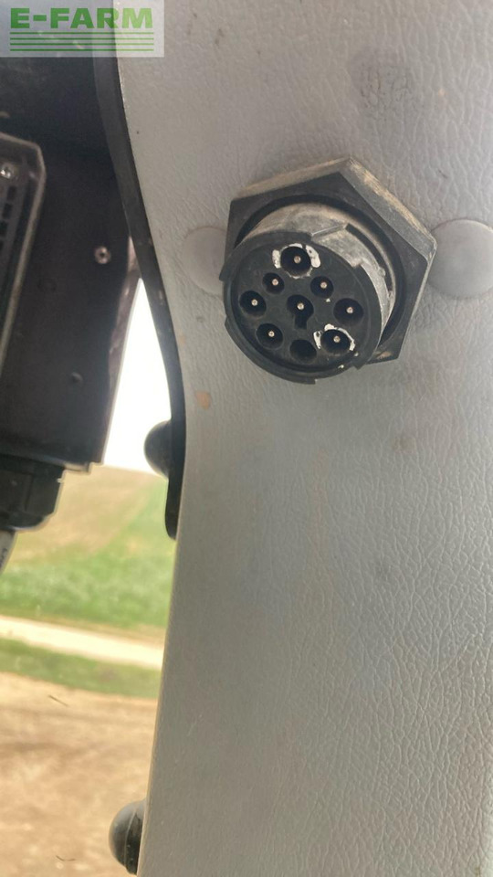 Farm tractor New Holland T7050: picture 26