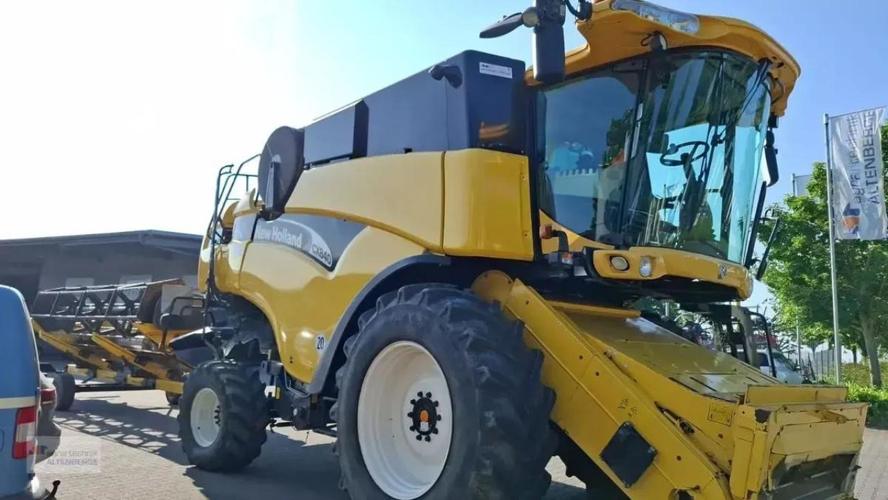 New Holland cx 840 - Combine harvester: picture 4 New Holland cx 840 - Combine harvester: picture 4