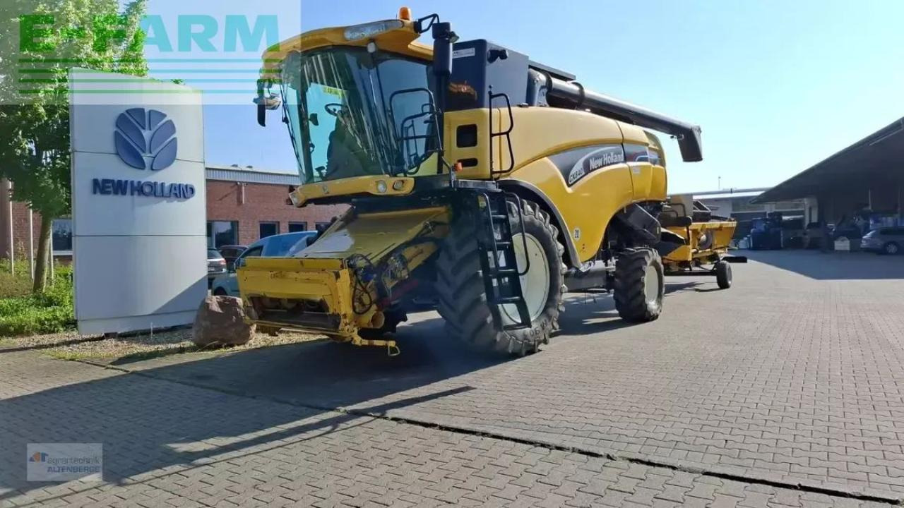 New Holland cx 840 - Combine harvester: picture 2 New Holland cx 840 - Combine harvester: picture 2