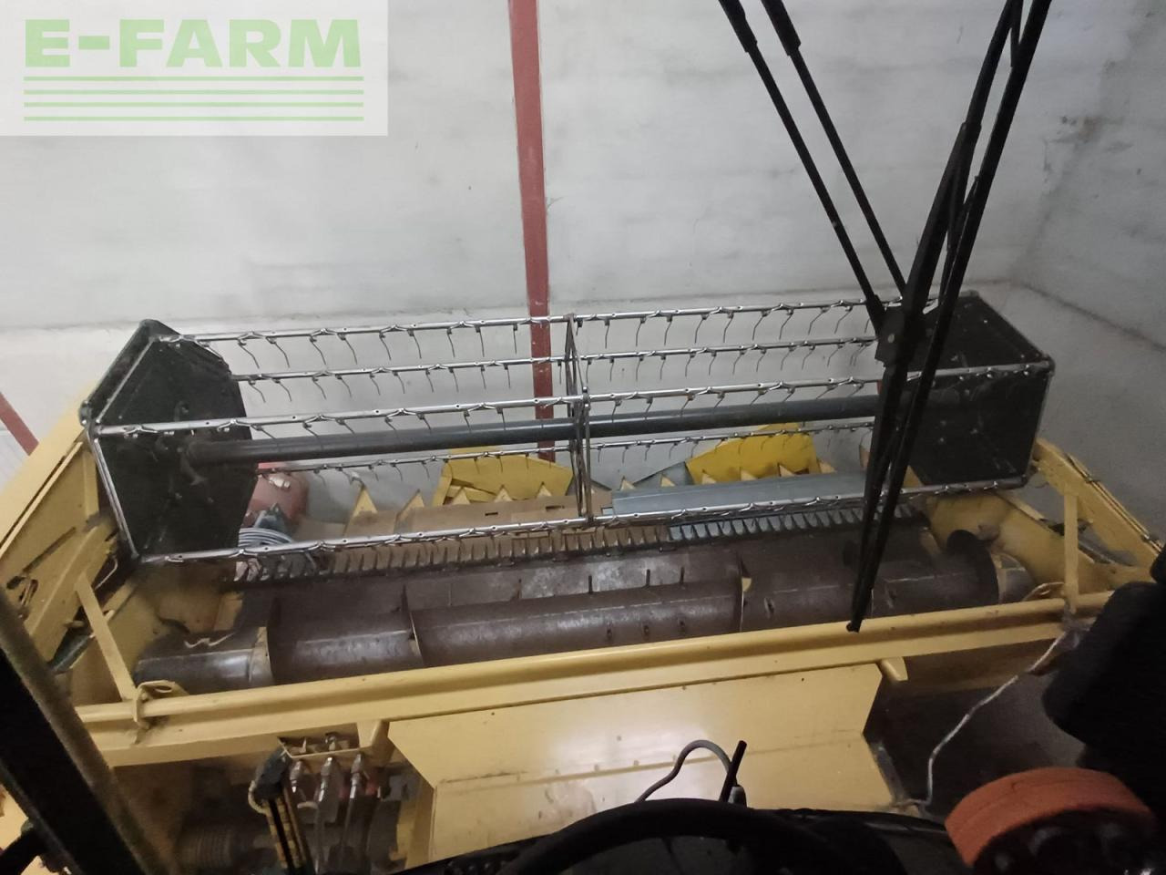 New Holland new holland tc 56 - Combine harvester: picture 5 New Holland new holland tc 56 - Combine harvester: picture 5