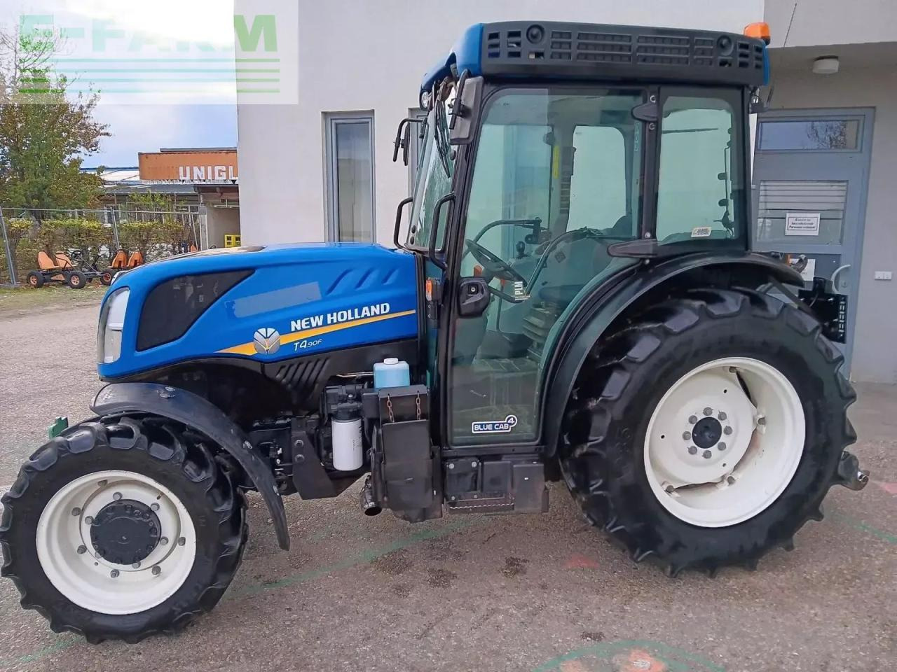 New Holland t4.90 f F - Farm tractor: picture 4 New Holland t4.90 f F - Farm tractor: picture 4