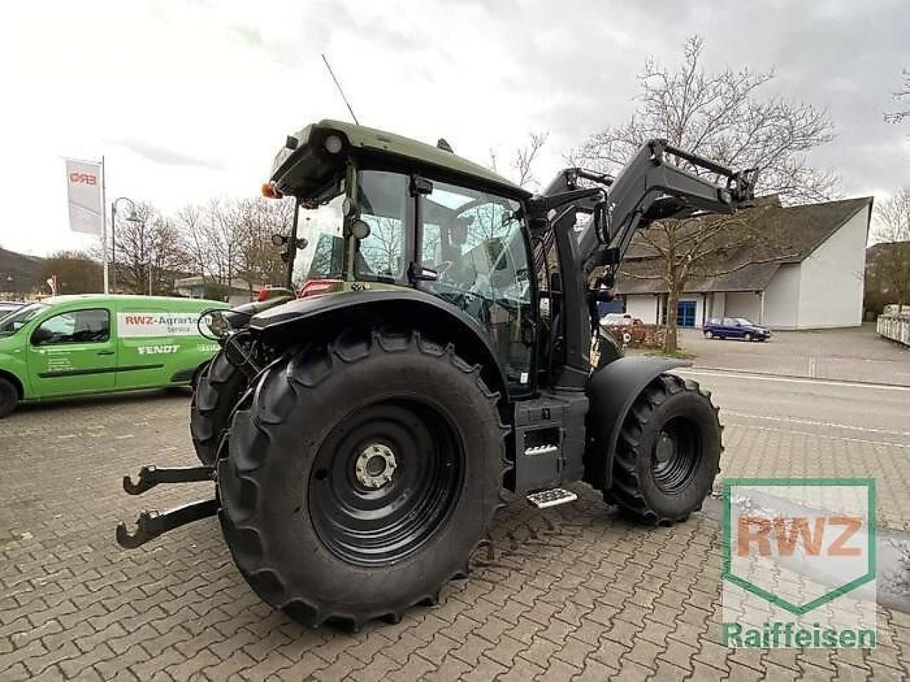 Farm tractor Valtra g135 v schlepper: picture 6