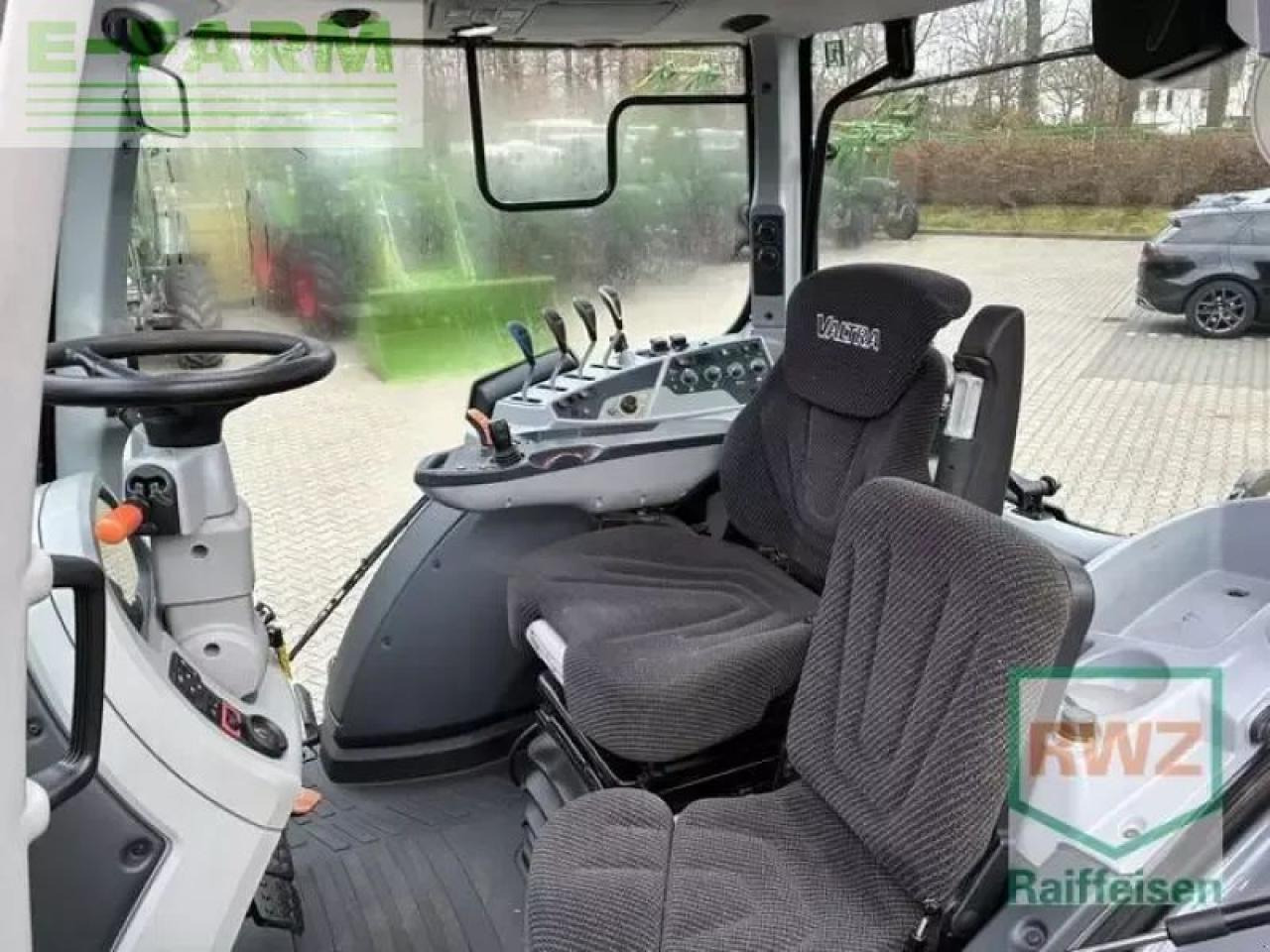 Farm tractor Valtra n134 a: picture 9