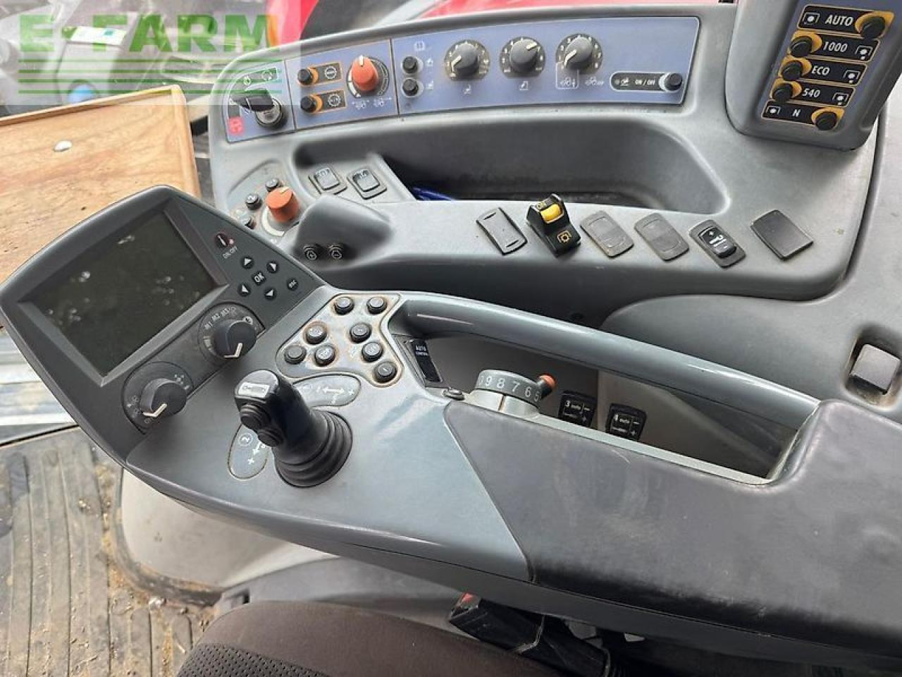 Farm tractor Valtra s262: picture 11