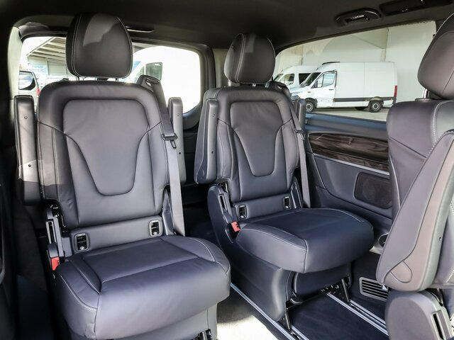 MERCEDES-BENZ EQV 300 Avantgarde,Extralang,6Sitzer,2xKlima,LED... - Passenger van, Electric van: picture 4 MERCEDES-BENZ EQV 300 Avantgarde,Extralang,6Sitzer,2xKlima,LED... - Passenger van, Electric van: picture 4