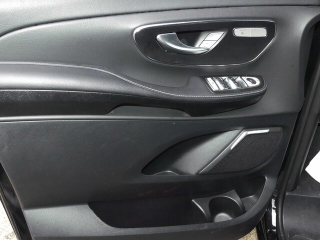 Minibus, Passenger van MERCEDES-BENZ V 300 Avantgarde,Extralang,2xSchiebetür el.,AHK...: picture 7 Minibus, Passenger van MERCEDES-BENZ V 300 Avantgarde,Extralang,2xSchiebetür el.,AHK...: picture 7