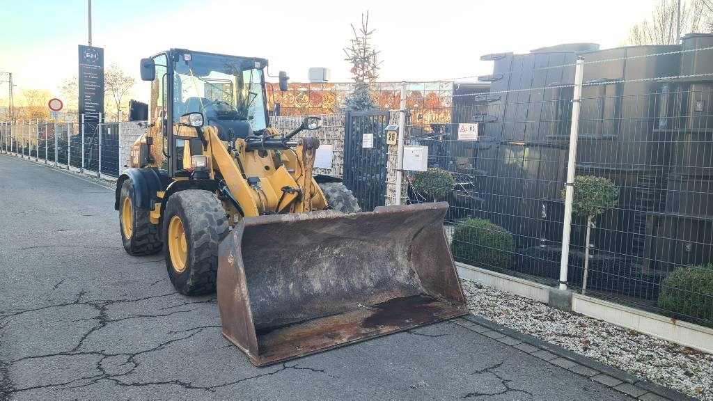 Wheel loader CAT 908 H2 hydr. Schnellwechsler 3. Steuerkreis Allrad: picture 8 Wheel loader CAT 908 H2 hydr. Schnellwechsler 3. Steuerkreis Allrad: picture 8