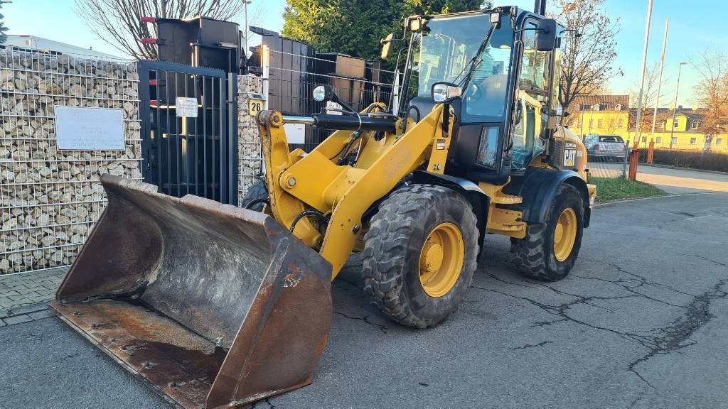Wheel loader CAT 908 H2 hydr. Schnellwechsler 3. Steuerkreis Allrad: picture 20 Wheel loader CAT 908 H2 hydr. Schnellwechsler 3. Steuerkreis Allrad: picture 20