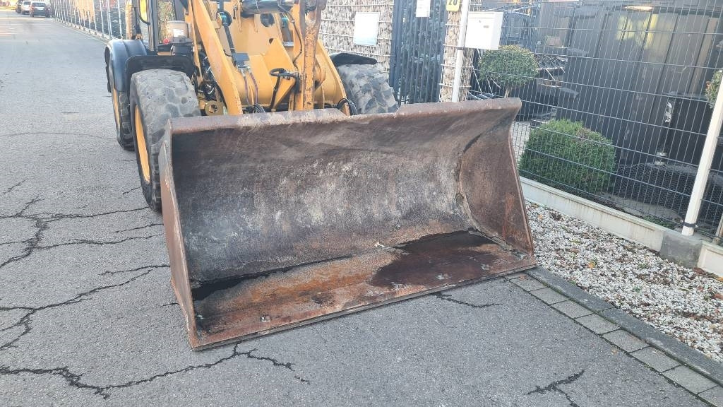 Wheel loader CAT 908 H2 hydr. Schnellwechsler 3. Steuerkreis Allrad: picture 9 Wheel loader CAT 908 H2 hydr. Schnellwechsler 3. Steuerkreis Allrad: picture 9