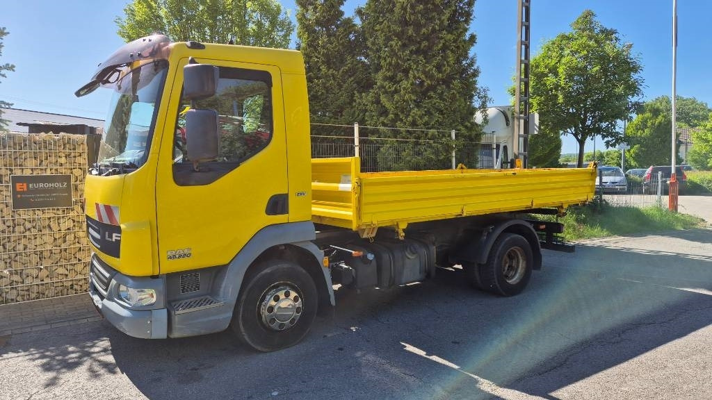 DAF Lkw 3-Seiten-Kipper Meiller 45.220, 2 x AHK, Servo - Tipper: picture 1 DAF Lkw 3-Seiten-Kipper Meiller 45.220, 2 x AHK, Servo - Tipper: picture 1