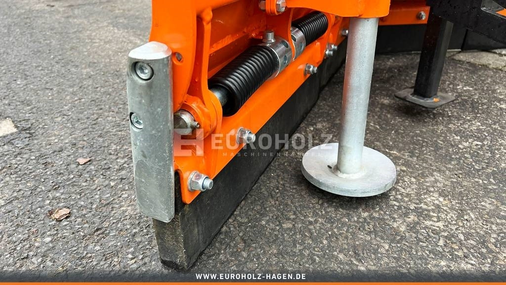 Schneepflug Vario 4-Wege PUV-2000M Dreipunktaufnah - Snow plough for Agricultural machinery: picture 5 Schneepflug Vario 4-Wege PUV-2000M Dreipunktaufnah - Snow plough for Agricultural machinery: picture 5