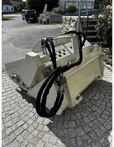 Cat Landscape Rake LR15 - Attachment: picture 5 Cat Landscape Rake LR15 - Attachment: picture 5