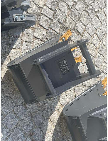 Big Tieflöffel 30 cm mit Lehnhoff MS01 Symlock Aufnahme - Bucket: picture 3 Big Tieflöffel 30 cm mit Lehnhoff MS01 Symlock Aufnahme - Bucket: picture 3