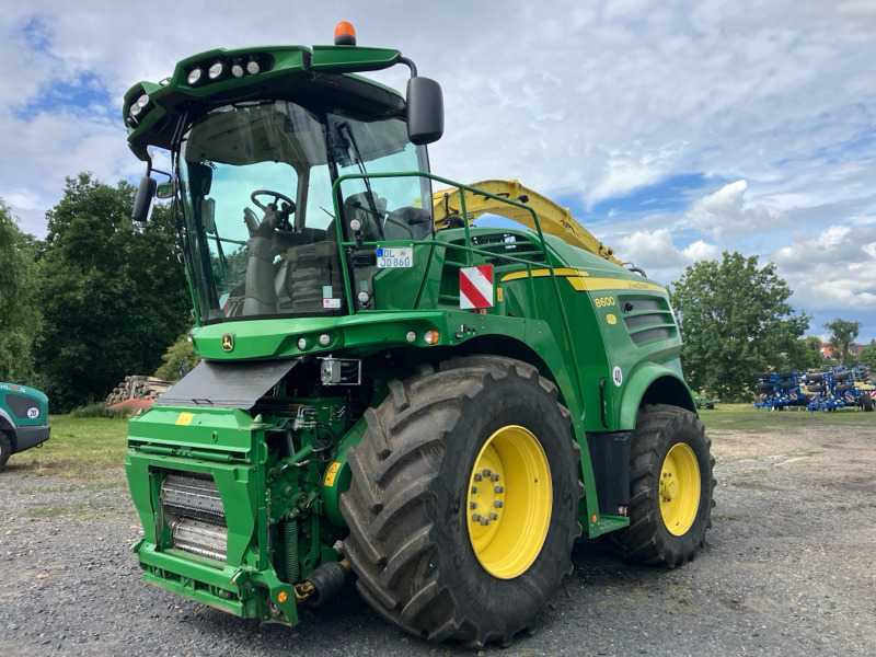 John Deere 8600 mit Kemper 460 StalkBuster und 639 PickUp - Harvester: picture 1 John Deere 8600 mit Kemper 460 StalkBuster und 639 PickUp - Harvester: picture 1