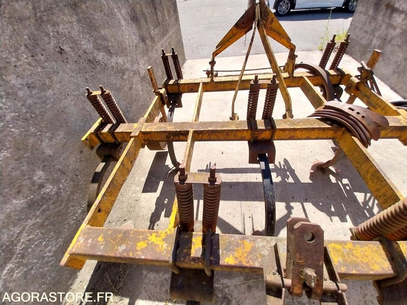 CULTIVATEUR CHISEL HEBRA 3336 - Agricultural machinery: picture 4 CULTIVATEUR CHISEL HEBRA 3336 - Agricultural machinery: picture 4