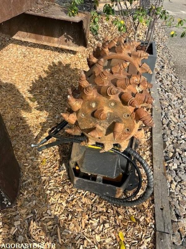 FRAISE HYDRAULIQUE DE DEMONSTRATION MB CRUSHER POUR PELLE 18-25 TONNES 2019 - Attachment for Construction machinery: picture 2 FRAISE HYDRAULIQUE DE DEMONSTRATION MB CRUSHER POUR PELLE 18-25 TONNES 2019 - Attachment for Construction machinery: picture 2