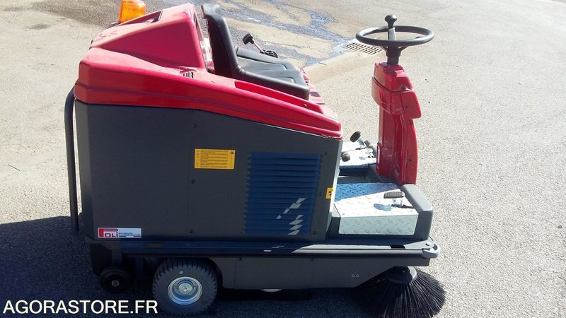 BALAYEUSE ELECTRIQUE A BATTERIES STYLE E70 - 2023 - Road sweeper: picture 2 BALAYEUSE ELECTRIQUE A BATTERIES STYLE E70 - 2023 - Road sweeper: picture 2