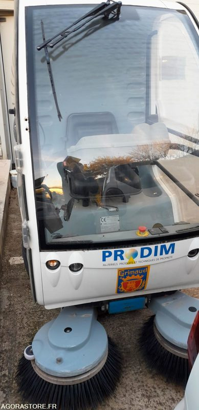 BALAYEUSE ELECTRIQUE ECO 36 - Road sweeper: picture 3 BALAYEUSE ELECTRIQUE ECO 36 - Road sweeper: picture 3