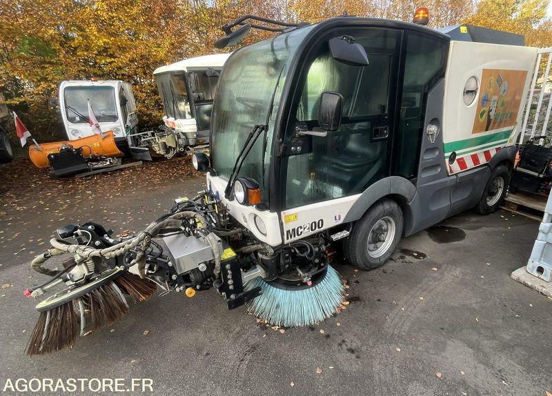 BALAYEUSE MATHIEU AZURA DE 2013 - Road sweeper: picture 1 BALAYEUSE MATHIEU AZURA DE 2013 - Road sweeper: picture 1