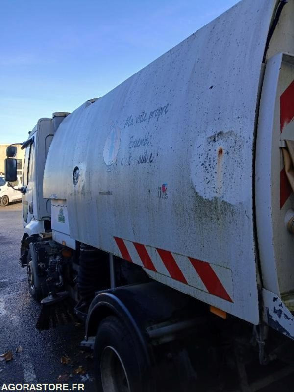 BALAYEUSE RENAULT MIDLUM 220 DCI - Road sweeper: picture 5 BALAYEUSE RENAULT MIDLUM 220 DCI - Road sweeper: picture 5