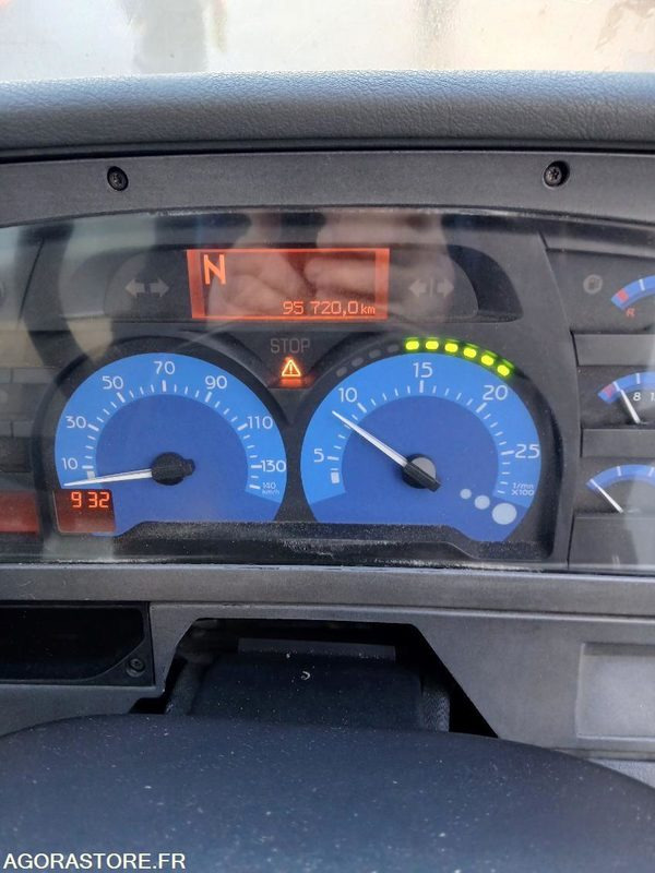 BALAYEUSE RENAULT MIDLUM 220 DCI - Road sweeper: picture 3 BALAYEUSE RENAULT MIDLUM 220 DCI - Road sweeper: picture 3