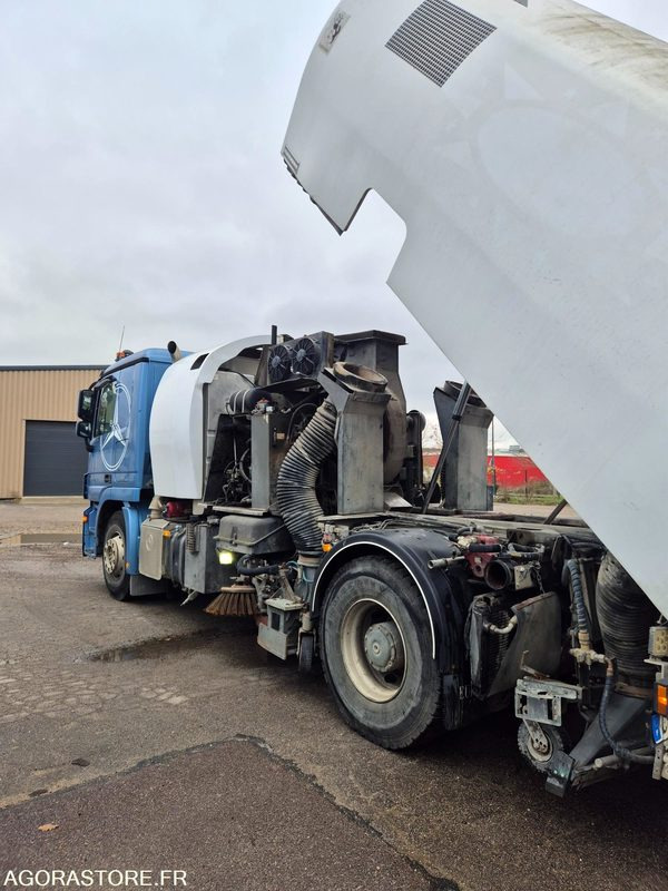 Road sweeper Balayeuse Eurovoirie Optifant 70 TA THP - 2012 - 242 000 heures: picture 10