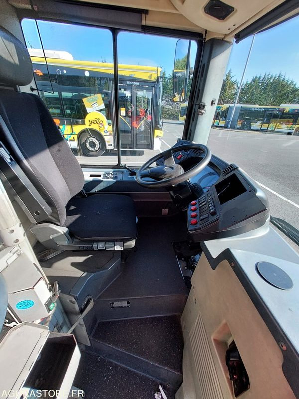 Bus HEULIEZ GX 427 AG842LZ 370 - Articulated bus: picture 5 Bus HEULIEZ GX 427 AG842LZ 370 - Articulated bus: picture 5
