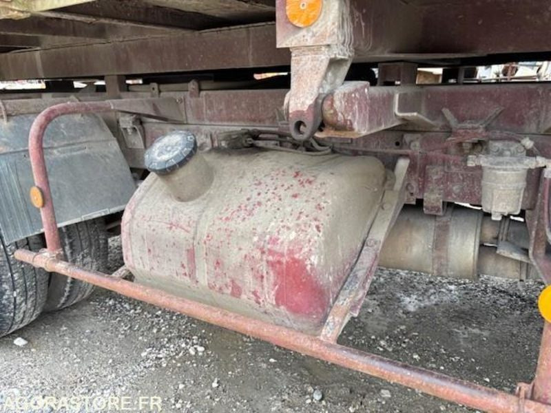 Tipper CAMION BENNE (TRI-BENNE) RENAULT S120 MIDLINER 1991 221000 KM: picture 6 Tipper CAMION BENNE (TRI-BENNE) RENAULT S120 MIDLINER 1991 221000 KM: picture 6