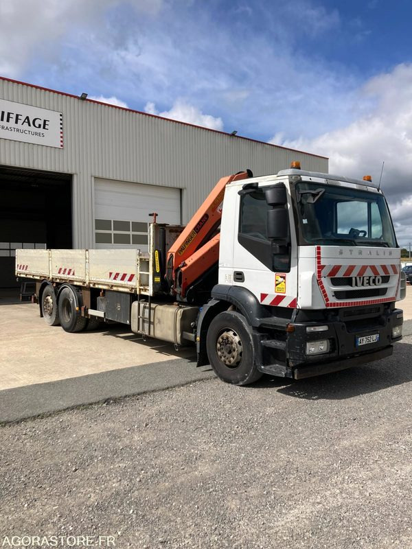 CAMION PLATEAU 6x2 IVECO STRALIS 260S31 + GRUE PK15500 - Année 2008 - 483 000 km - Dropside/ Flatbed truck, Crane truck: picture 3 CAMION PLATEAU 6x2 IVECO STRALIS 260S31 + GRUE PK15500 - Année 2008 - 483 000 km - Dropside/ Flatbed truck, Crane truck: picture 3