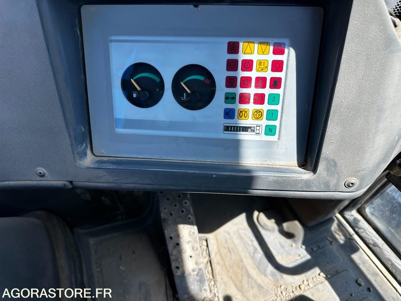 CHARGEUSE LIEBHERR L506 - 2008 / 8896 HEURES (MN407) - Loader: picture 4 CHARGEUSE LIEBHERR L506 - 2008 / 8896 HEURES (MN407) - Loader: picture 4