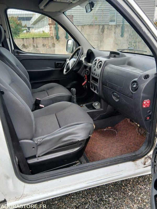 Small van CITROEN BERLINGO - 2009 - 87651km: picture 8 Small van CITROEN BERLINGO - 2009 - 87651km: picture 8
