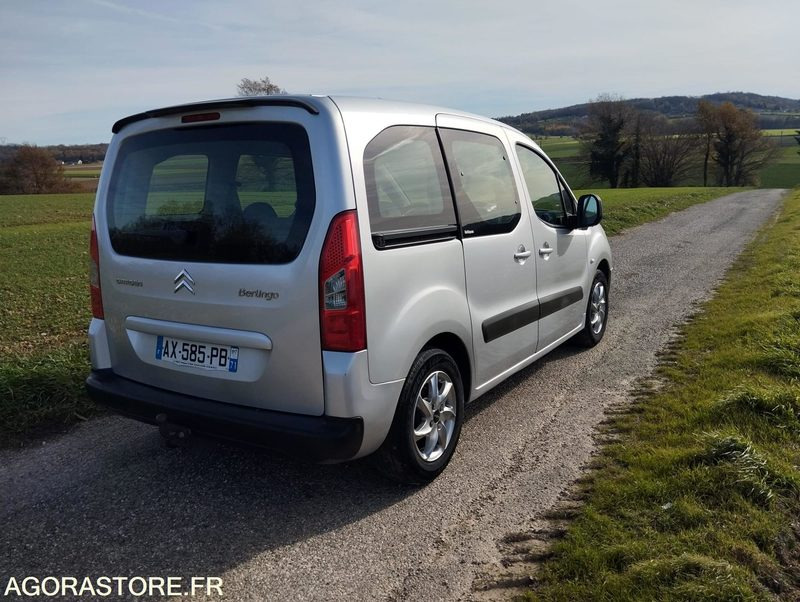 CITROEN BERLINGO COMBISPACE 1.6 HDI 110 DIESEL - 5 PLACES - ANNÉE 2009 - Car: picture 4 CITROEN BERLINGO COMBISPACE 1.6 HDI 110 DIESEL - 5 PLACES - ANNÉE 2009 - Car: picture 4
