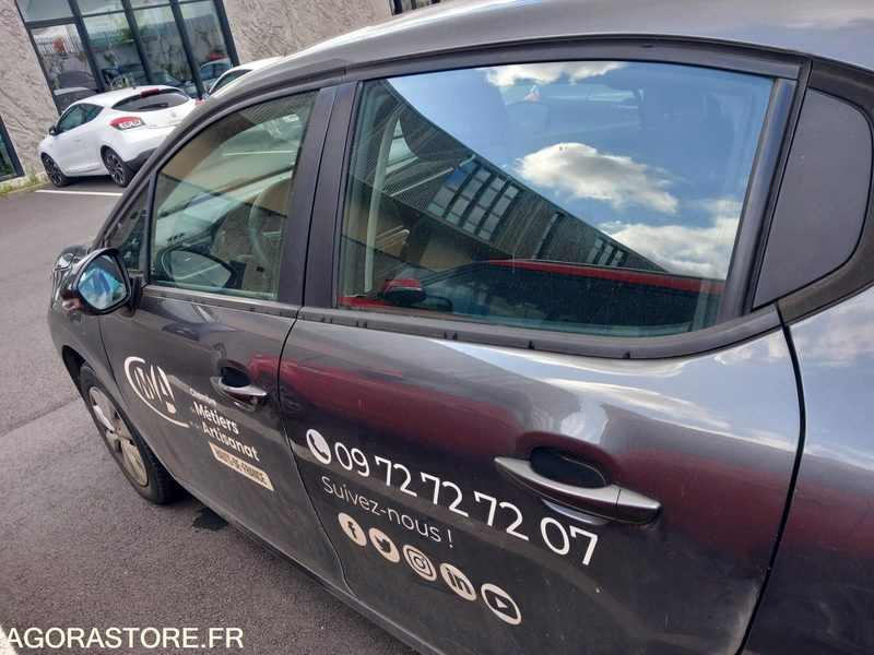 Car CITROEN C3 1.2 PTEC 130560 kms 2018: picture 8