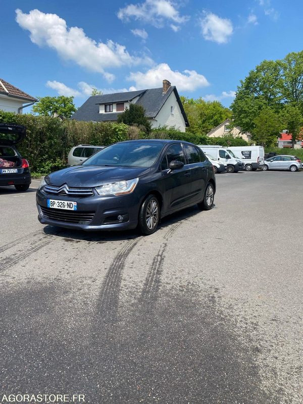 CITROEN C4 essence - 2011 - 210 000km - Car: picture 2 CITROEN C4 essence - 2011 - 210 000km - Car: picture 2