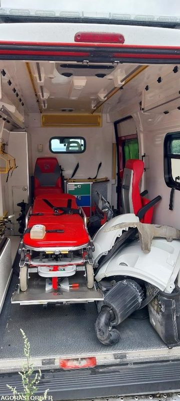CITROEN JUMPER NON ROULANT - Ambulance: picture 5 CITROEN JUMPER NON ROULANT - Ambulance: picture 5