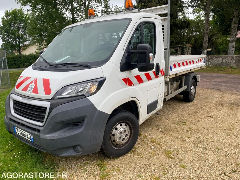 Camion benne Peugeot BOXER - 2014 - 70 000km - TURBO NEUF / PNEUS NEUFS - Tipper van: picture 1 Camion benne Peugeot BOXER - 2014 - 70 000km - TURBO NEUF / PNEUS NEUFS - Tipper van: picture 1
