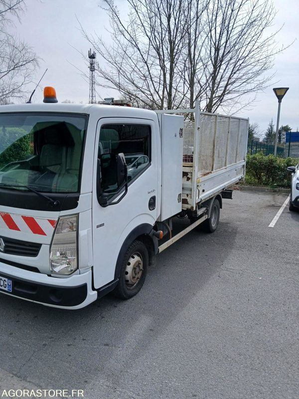 Camion benne RENAULT MAXITY - 310362 km - 2007 - Tipper van: picture 2 Camion benne RENAULT MAXITY - 310362 km - 2007 - Tipper van: picture 2