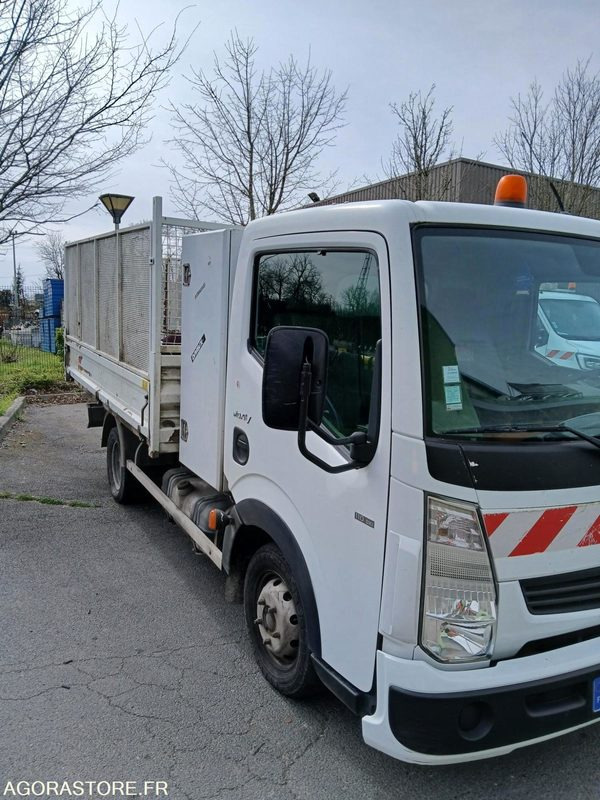 Camion benne RENAULT MAXITY - 310362 km - 2007 - Tipper van: picture 1 Camion benne RENAULT MAXITY - 310362 km - 2007 - Tipper van: picture 1