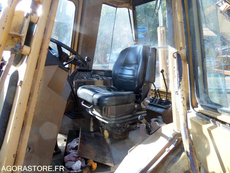 Chargeuse pelleteuse caterpillar 428 -1992- 13000h (N2TRPL) - Backhoe loader: picture 4 Chargeuse pelleteuse caterpillar 428 -1992- 13000h (N2TRPL) - Backhoe loader: picture 4
