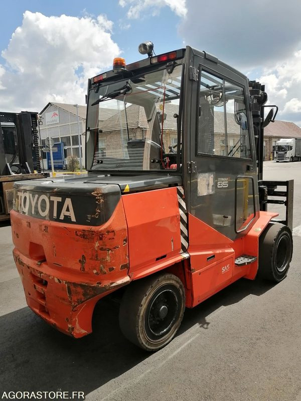 Chariot Toyota 8FBMHT85 - 2015 (5213) - Electric forklift: picture 4 Chariot Toyota 8FBMHT85 - 2015 (5213) - Electric forklift: picture 4