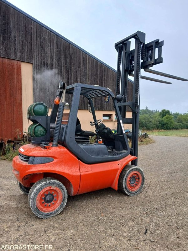 Chariot élévateur Fenwick Linde H35T 3.5T - LPG forklift: picture 1 Chariot élévateur Fenwick Linde H35T 3.5T - LPG forklift: picture 1