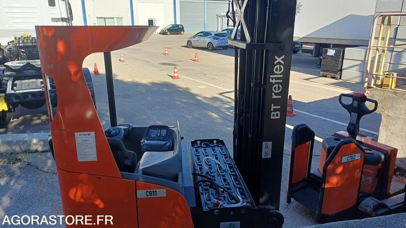 Chariot retractable (Cat.5 R489) Toyota RRE140 4000H (C811) - Forklift: picture 2 Chariot retractable (Cat.5 R489) Toyota RRE140 4000H (C811) - Forklift: picture 2