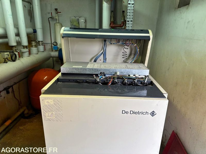 Chaudière à fioul DE DIETRICH 80 KW - Tool/ Equipment: picture 2 Chaudière à fioul DE DIETRICH 80 KW - Tool/ Equipment: picture 2